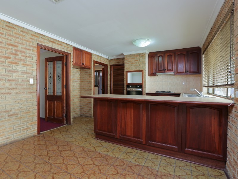 24B Spring Road, Thornlie WA 6108