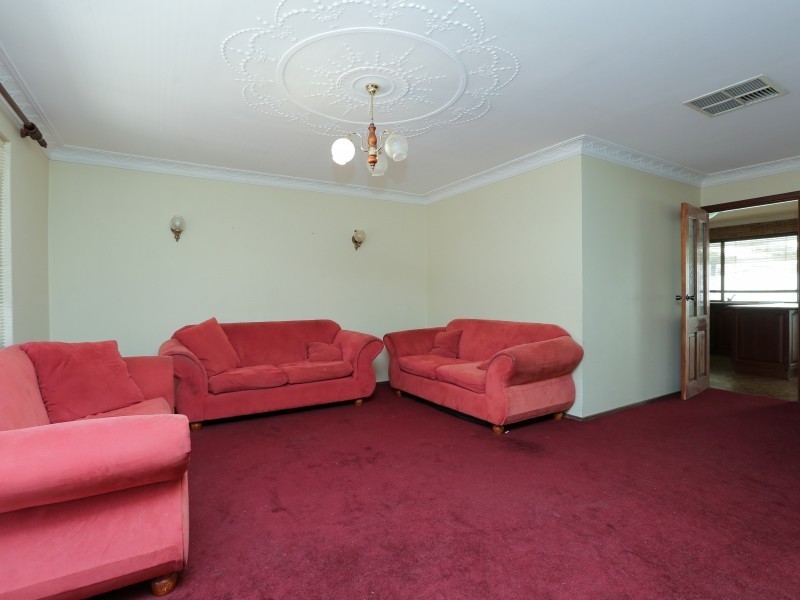 24B Spring Road, Thornlie WA 6108