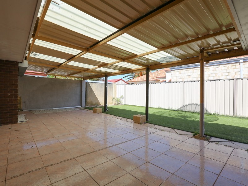 24B Spring Road, Thornlie WA 6108