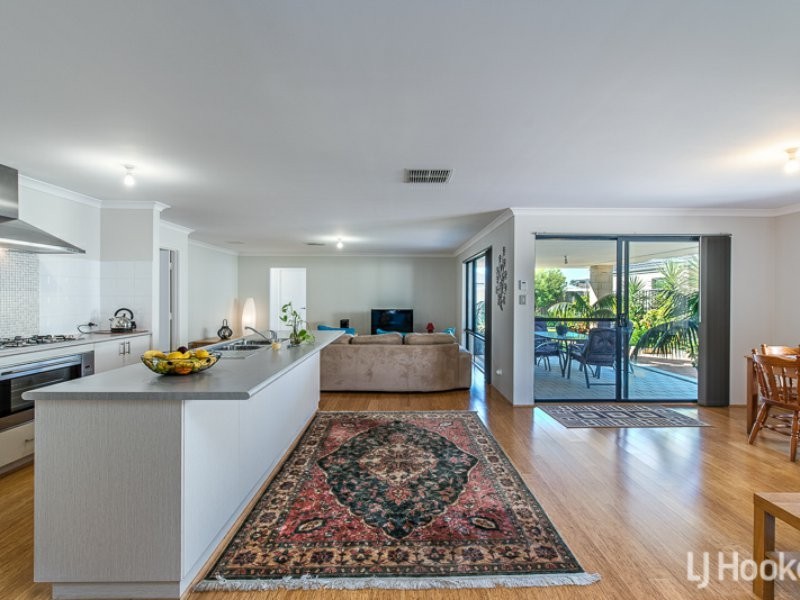 26 Randwick Bend, Harrisdale WA 6112