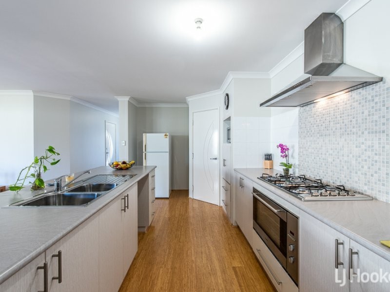 26 Randwick Bend, Harrisdale WA 6112