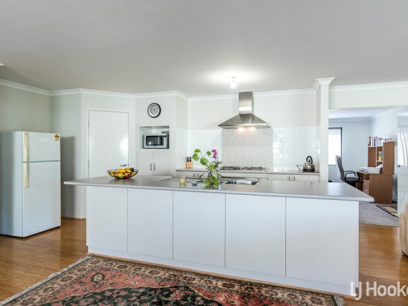 26 Randwick Bend, Harrisdale WA 6112