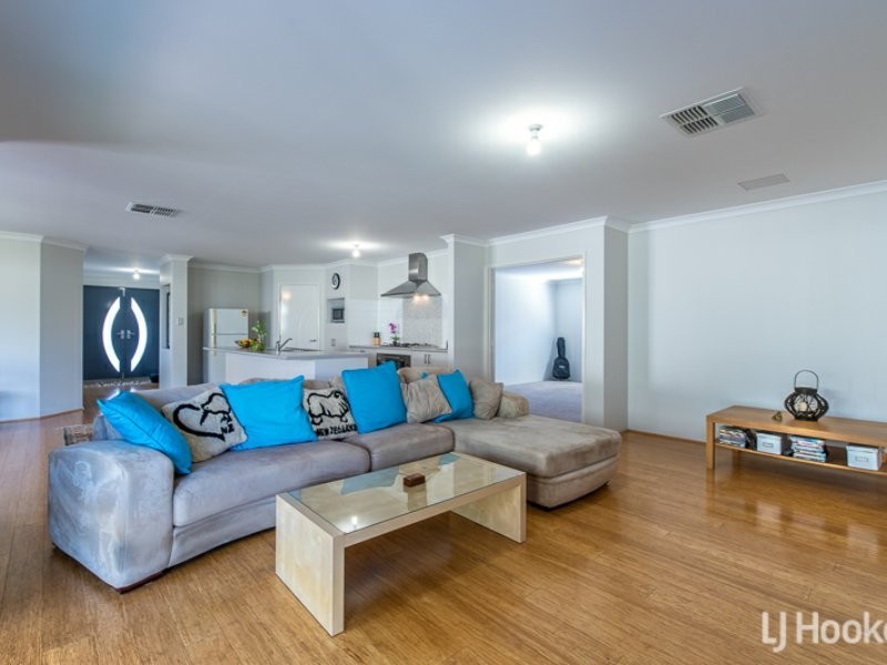 26 Randwick Bend, Harrisdale WA 6112