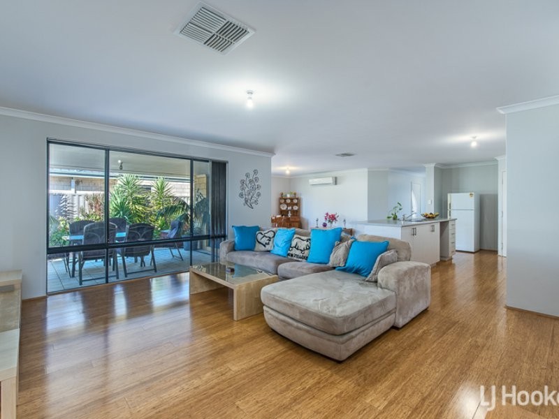 26 Randwick Bend, Harrisdale WA 6112