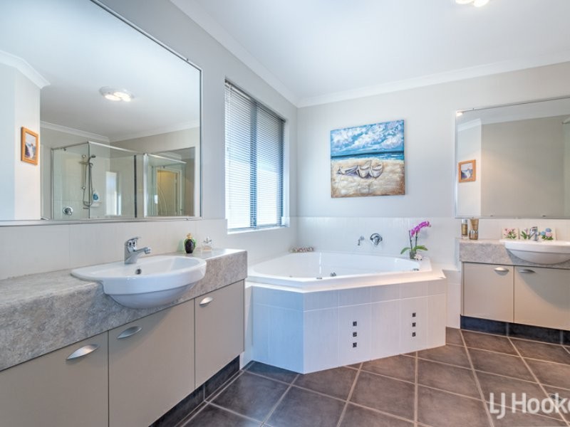 26 Randwick Bend, Harrisdale WA 6112