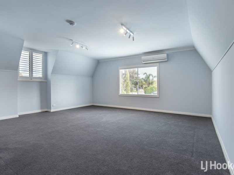 30 Ningaloo Way, Thornlie WA 6108