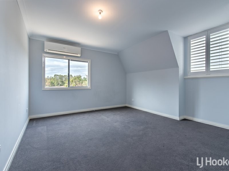 30 Ningaloo Way, Thornlie WA 6108