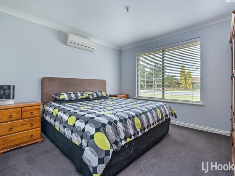 30 Ningaloo Way, Thornlie WA 6108