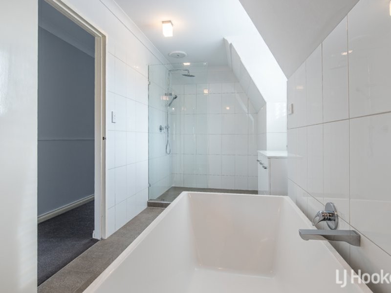 30 Ningaloo Way, Thornlie WA 6108