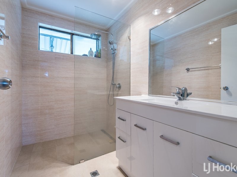 30 Ningaloo Way, Thornlie WA 6108