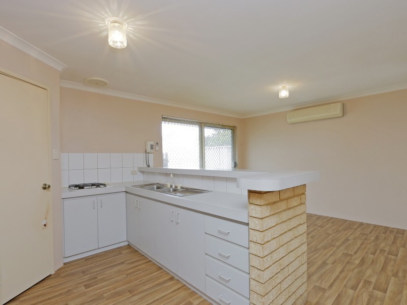 1/39 Spring Road, Thornlie WA 6108