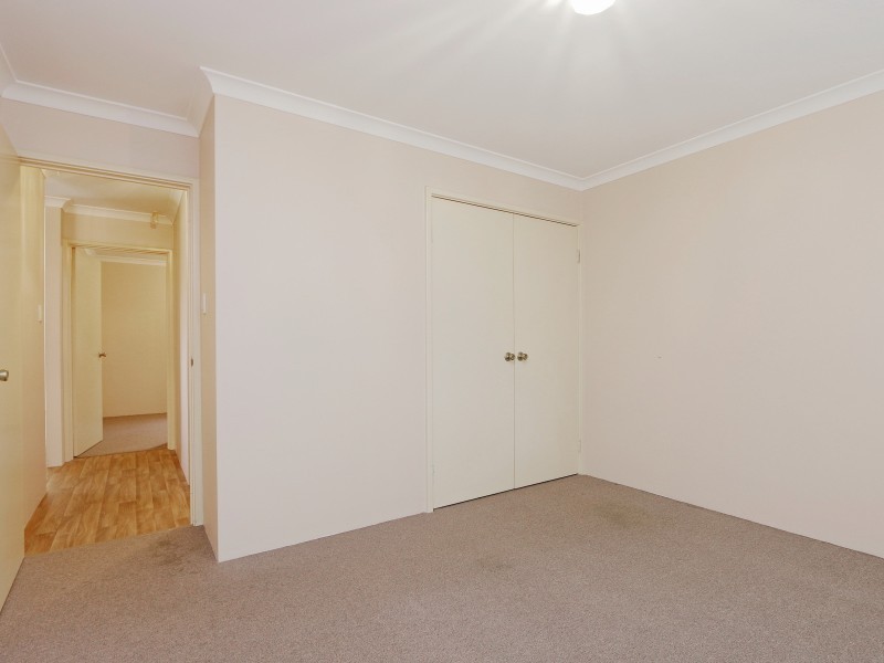 1/39 Spring Road, Thornlie WA 6108