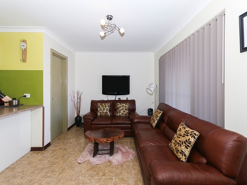 5 Tawny Way, Thornlie WA 6108