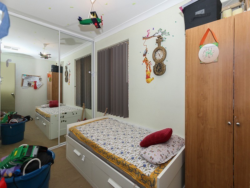 5 Tawny Way, Thornlie WA 6108