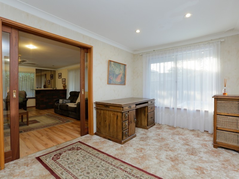 5 Newborough Place, Huntingdale WA 6110