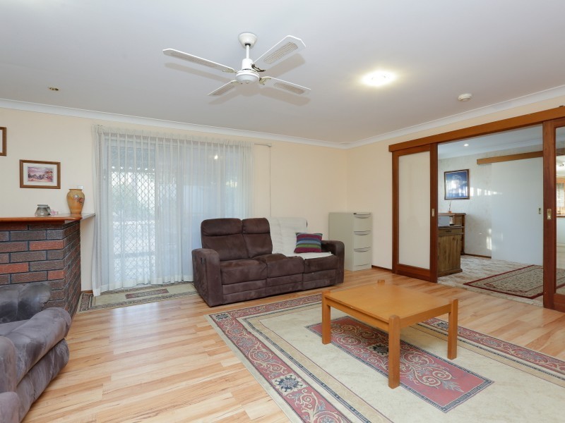 5 Newborough Place, Huntingdale WA 6110