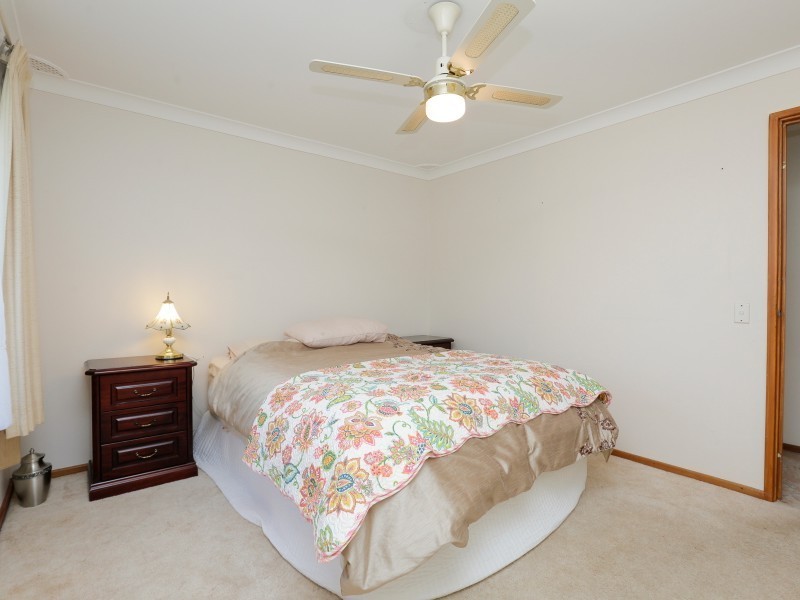 5 Newborough Place, Huntingdale WA 6110