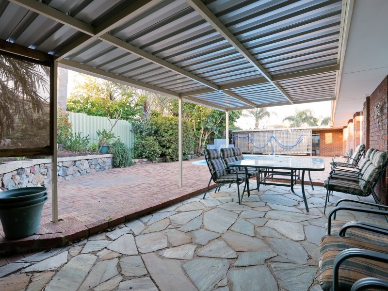 5 Newborough Place, Huntingdale WA 6110