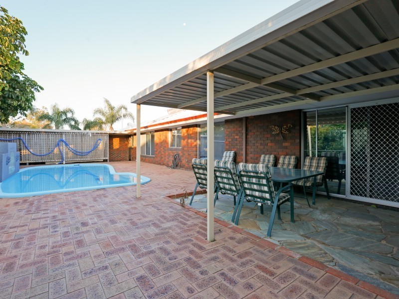 5 Newborough Place, Huntingdale WA 6110