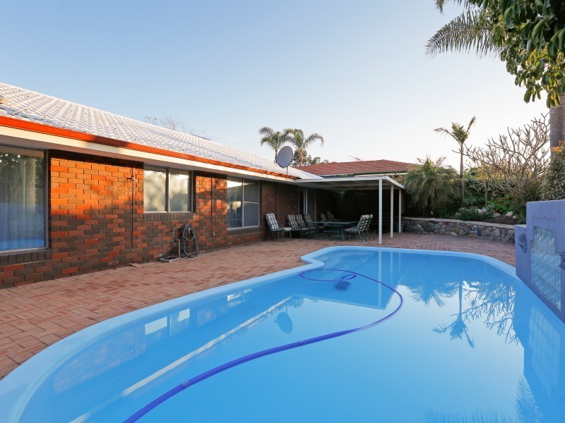 5 Newborough Place, Huntingdale WA 6110