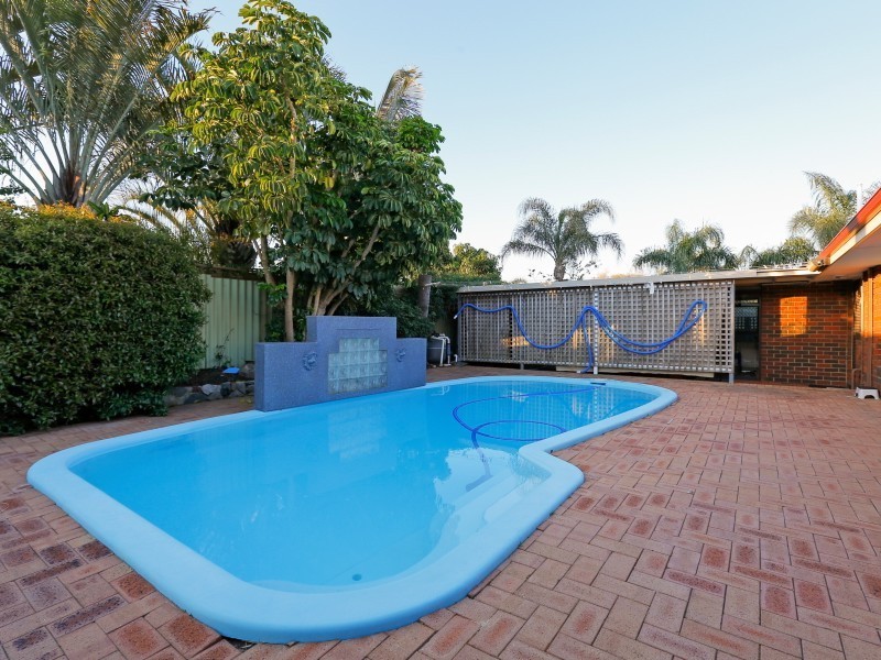 5 Newborough Place, Huntingdale WA 6110