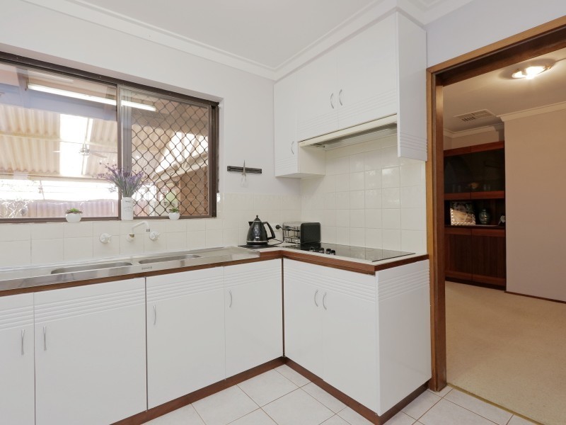 28 Helena Crescent, Thornlie WA 6108