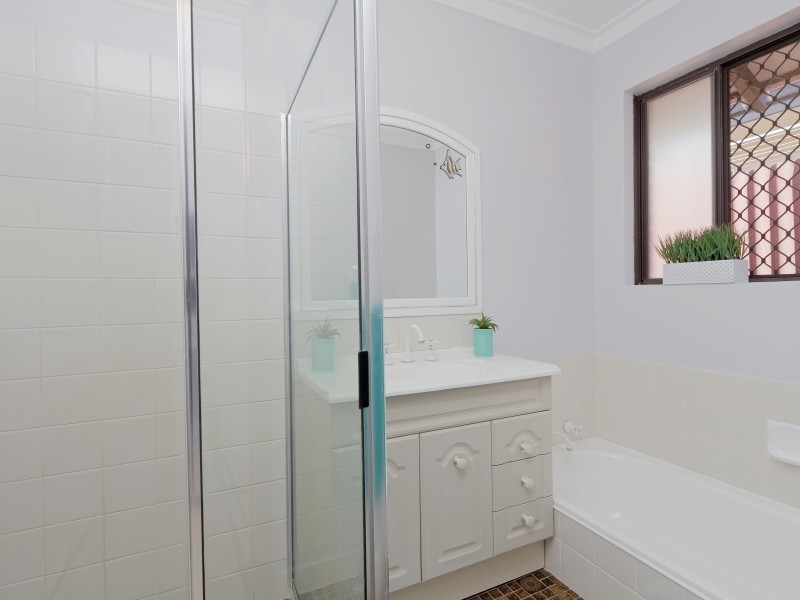 28 Helena Crescent, Thornlie WA 6108