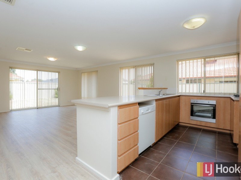 16 Fallon Place, Seville Grove WA 6112