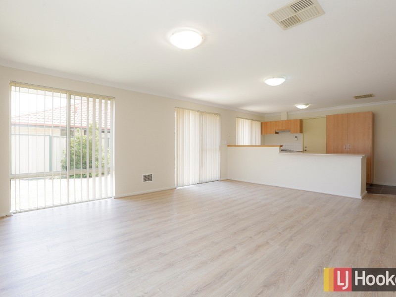 16 Fallon Place, Seville Grove WA 6112