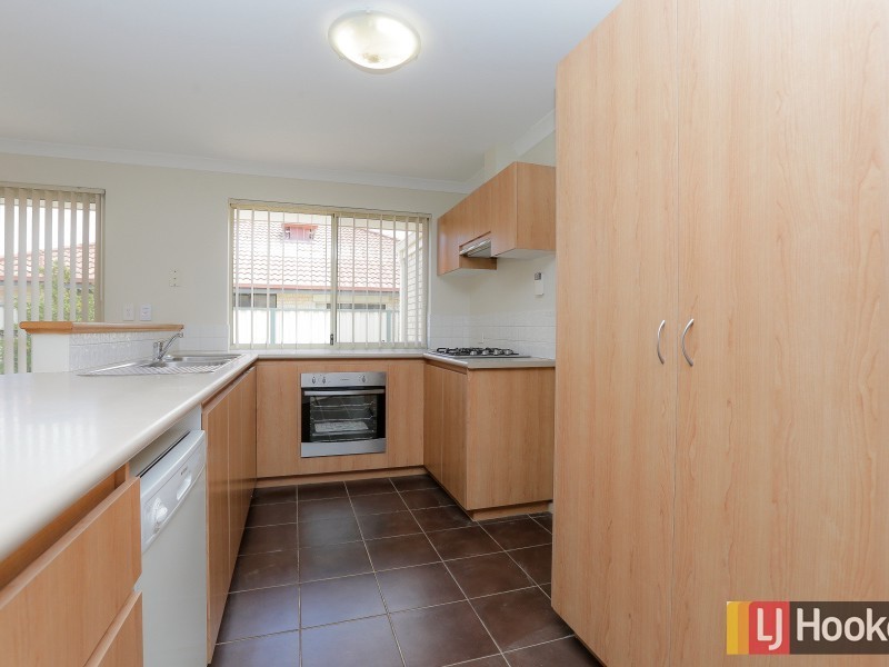 16 Fallon Place, Seville Grove WA 6112