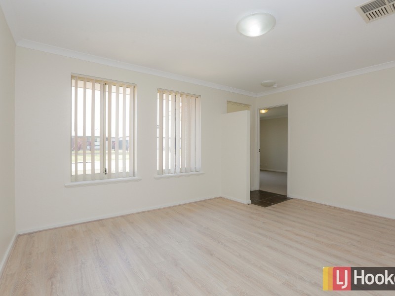 16 Fallon Place, Seville Grove WA 6112