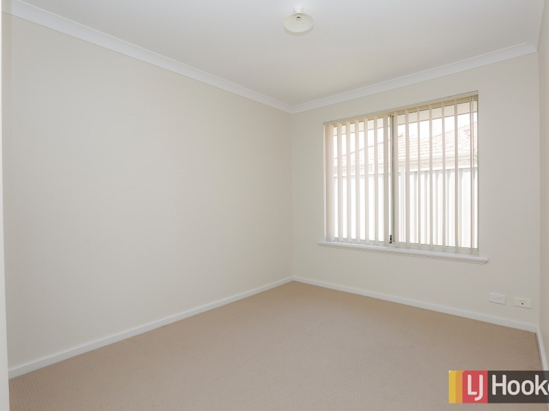 16 Fallon Place, Seville Grove WA 6112