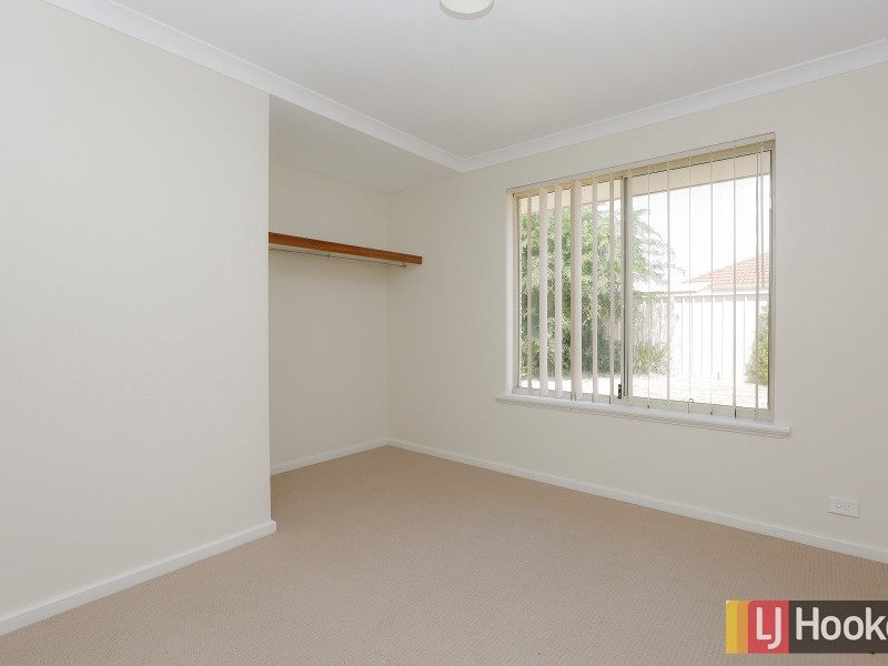 16 Fallon Place, Seville Grove WA 6112