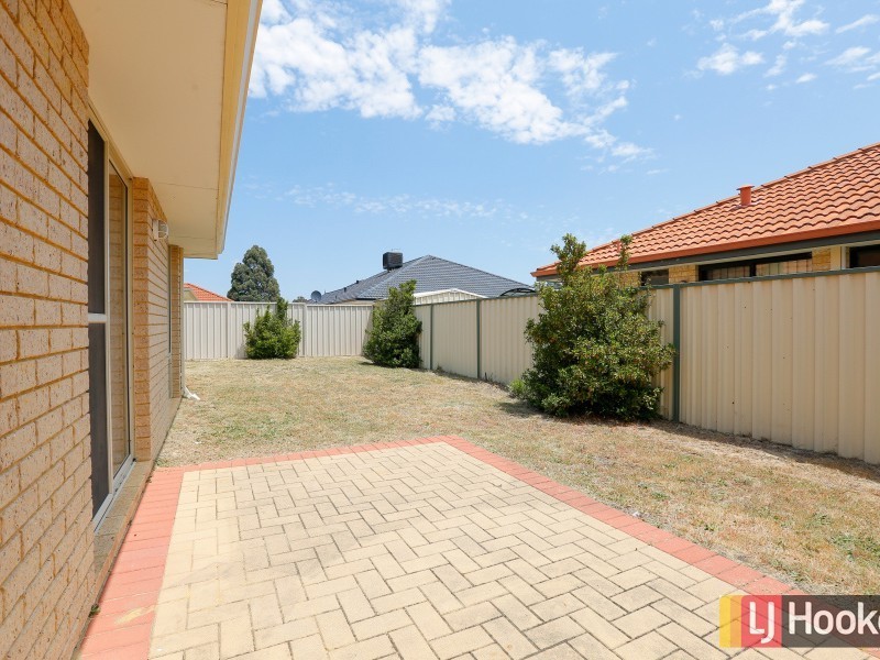16 Fallon Place, Seville Grove WA 6112