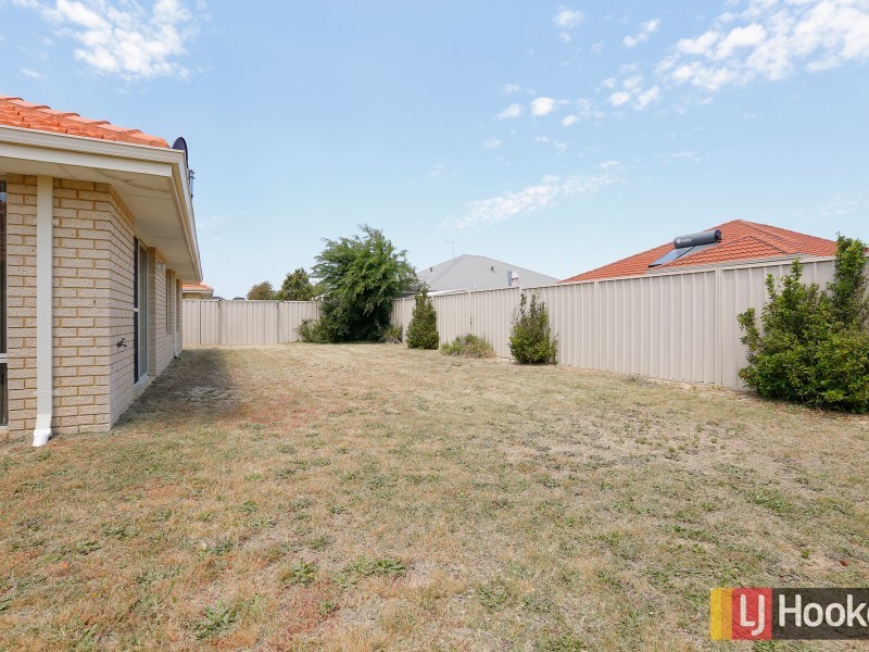 16 Fallon Place, Seville Grove WA 6112