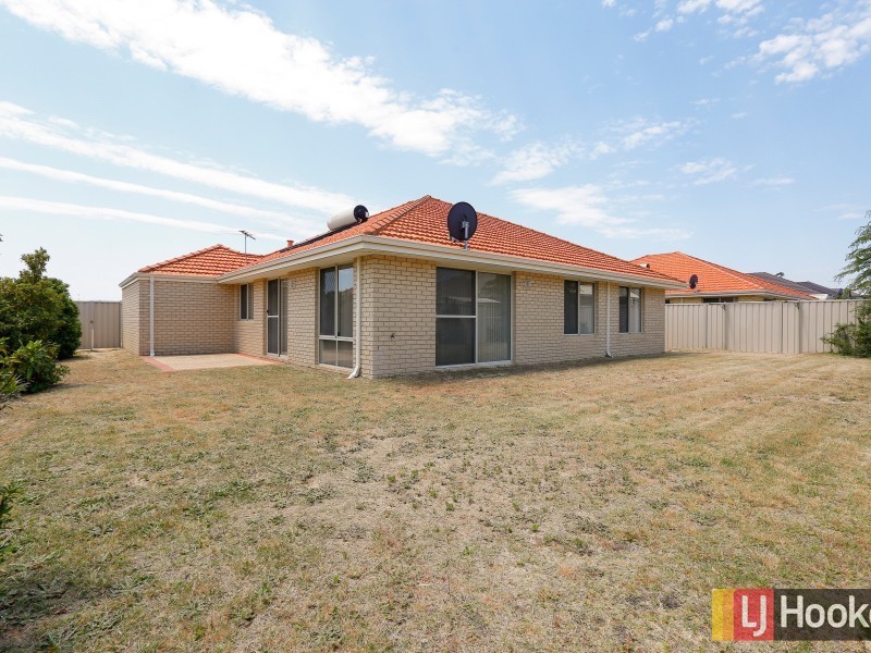 16 Fallon Place, Seville Grove WA 6112
