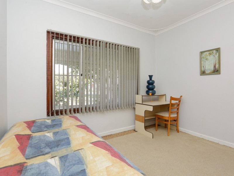 10A Cranwell Street, Thornlie WA 6108