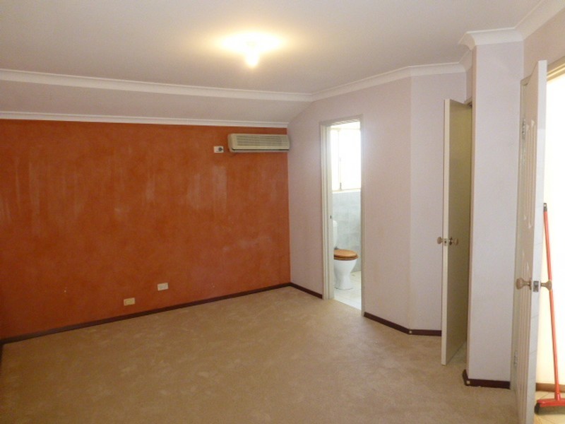 2 Madeline Close, Huntingdale WA 6110