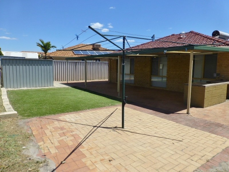 2 Madeline Close, Huntingdale WA 6110