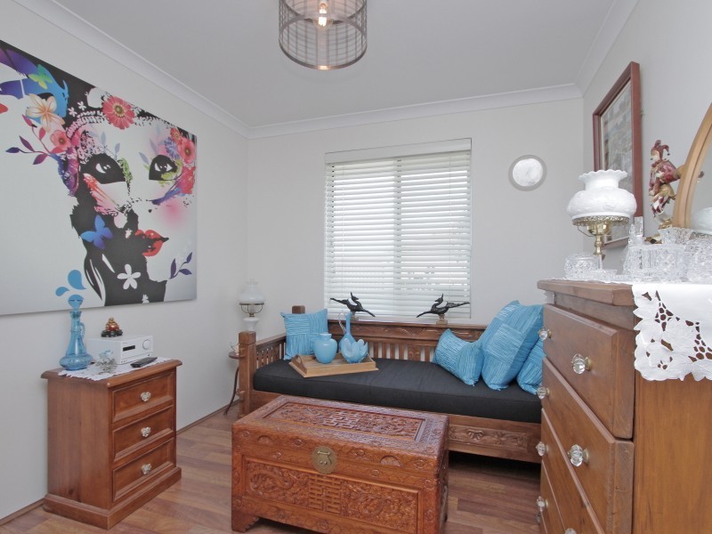 24 Bordeaux Parade, Piara Waters WA 6112