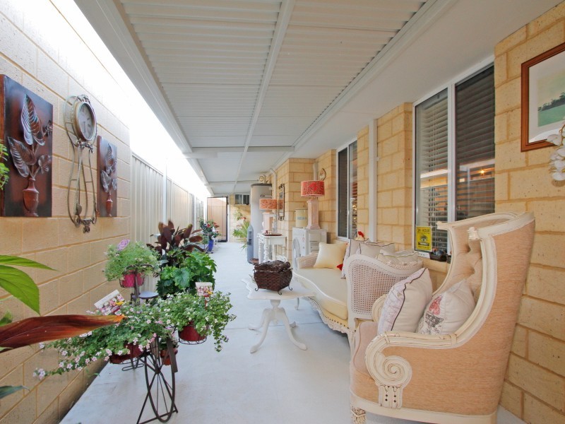 24 Bordeaux Parade, Piara Waters WA 6112