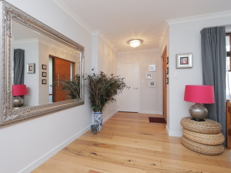 61 Parkside Drive, Thornlie WA 6108