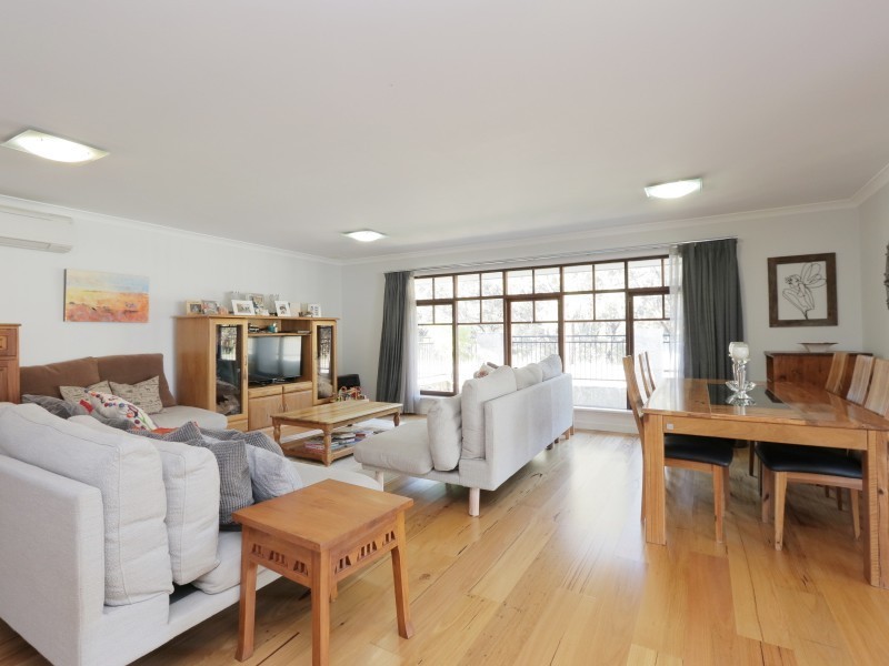 61 Parkside Drive, Thornlie WA 6108