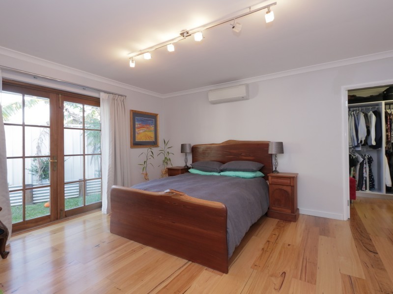 61 Parkside Drive, Thornlie WA 6108