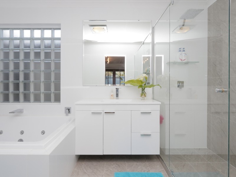 61 Parkside Drive, Thornlie WA 6108