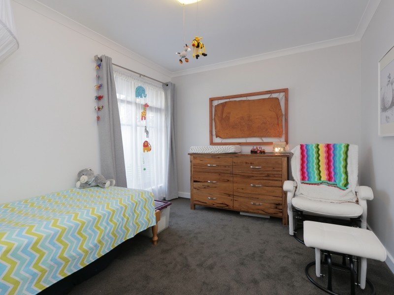 61 Parkside Drive, Thornlie WA 6108