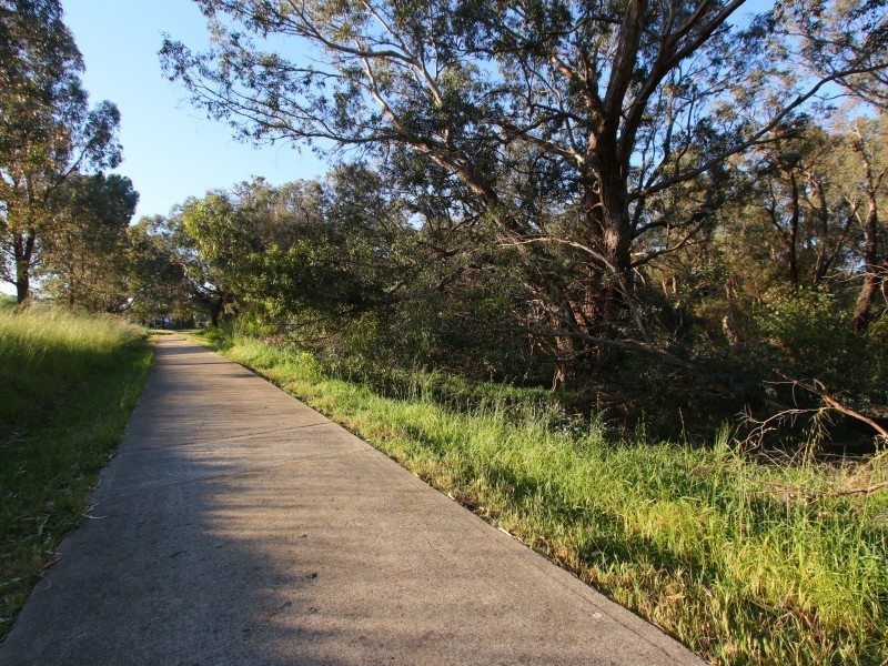 61 Parkside Drive, Thornlie WA 6108