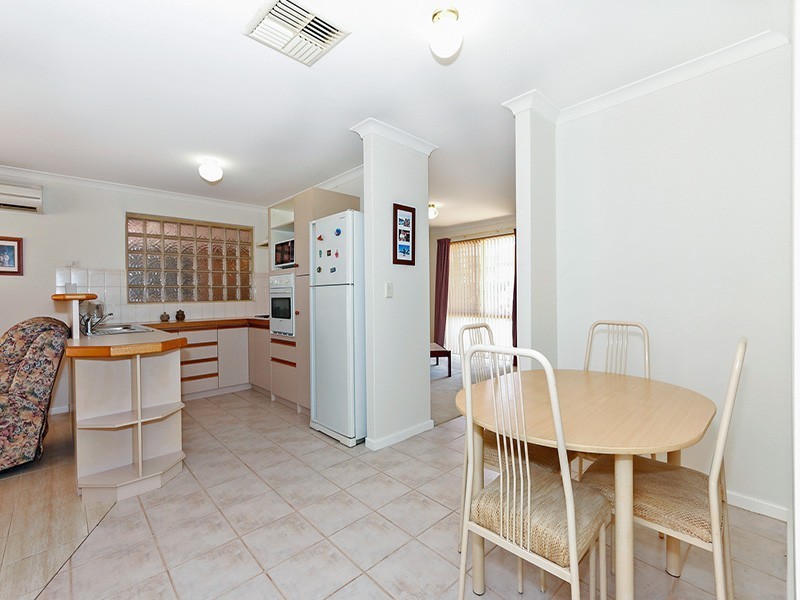 13/8 Heron Place, Maddington WA 6109