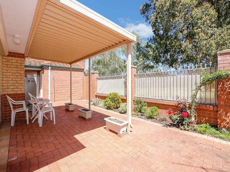 13/8 Heron Place, Maddington WA 6109