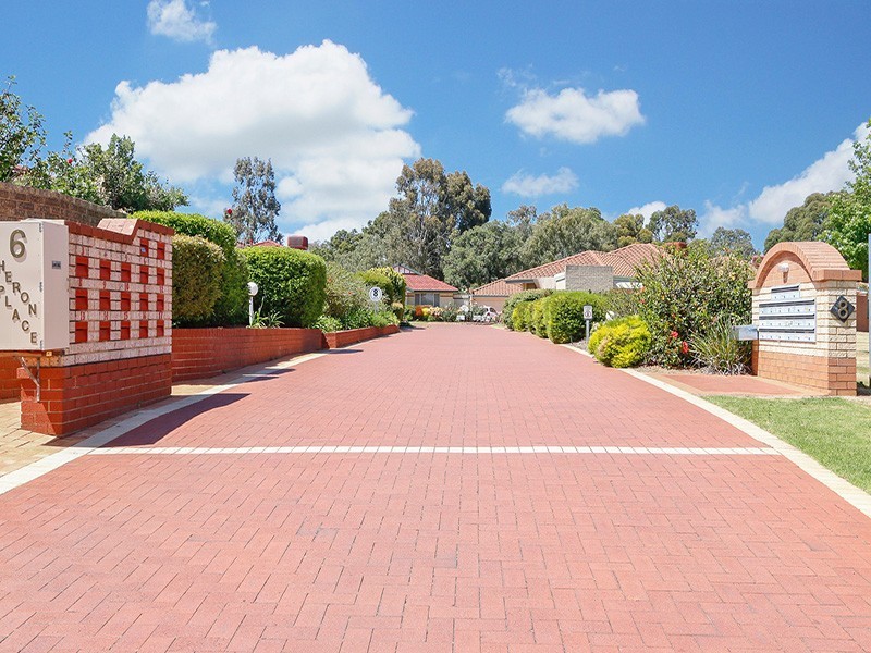 13/8 Heron Place, Maddington WA 6109